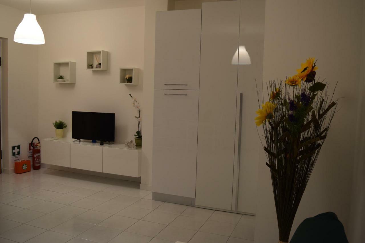 Mc Malpensa Airport Home Gallarate Extérieur photo